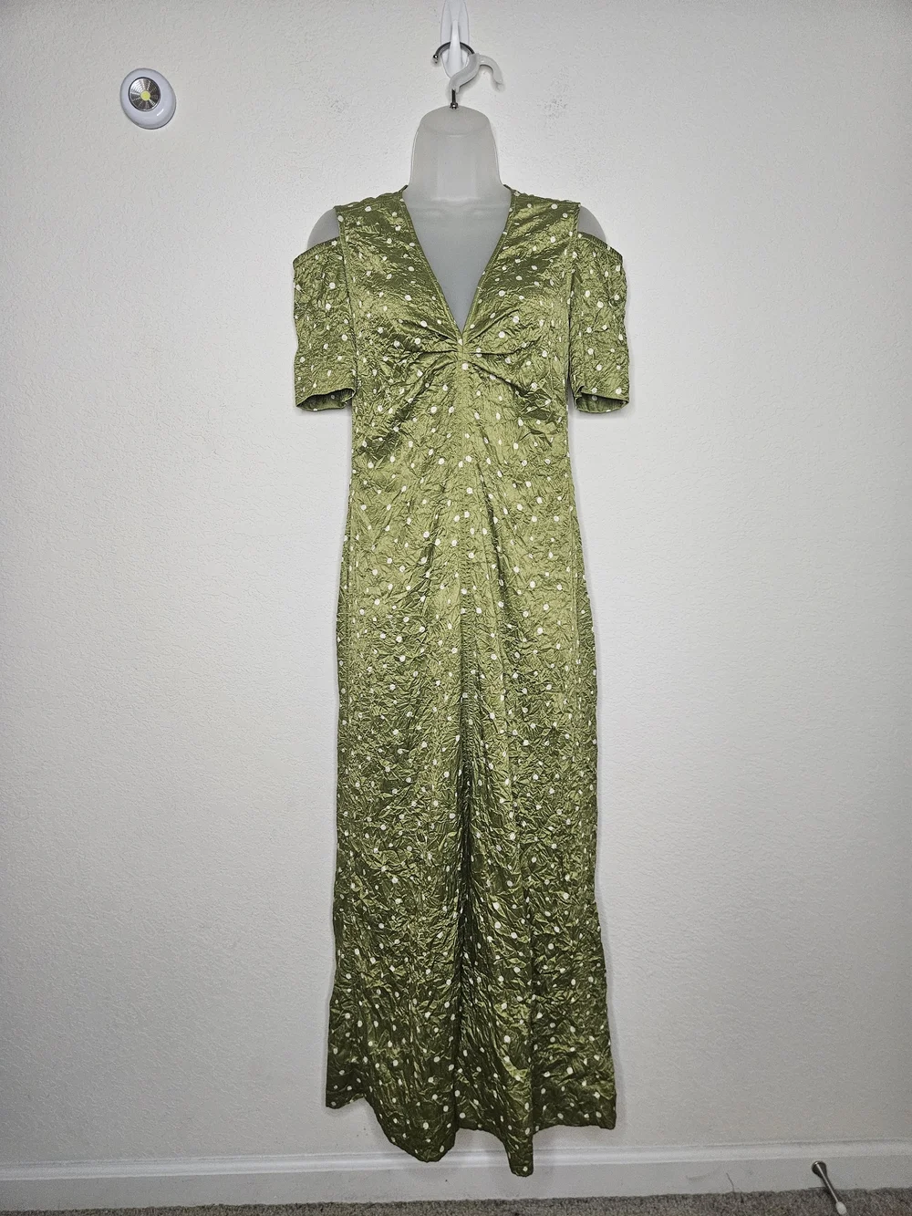 GANNI Green Polka Dot Cold Shoulder Midi Dress Size 34 US 4 V Neck Satin NWOT - Picture 3 of 16